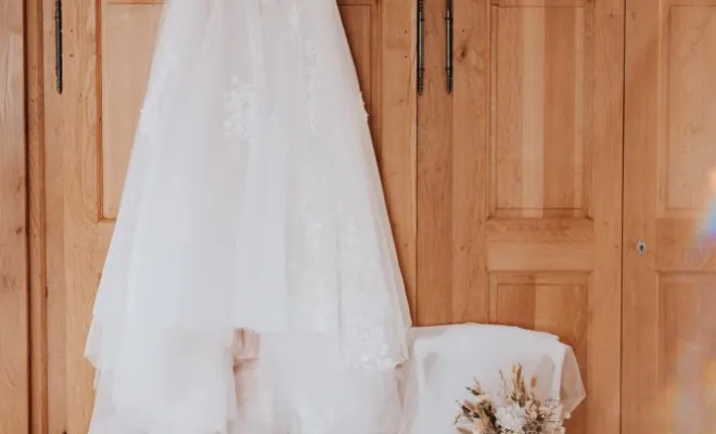 Photographe professionnelle de mariage au Domaine du Moulin de Jeanne à Courlaoux dans le Jura, Besançon, TAILS PHOTOGRAPHIE