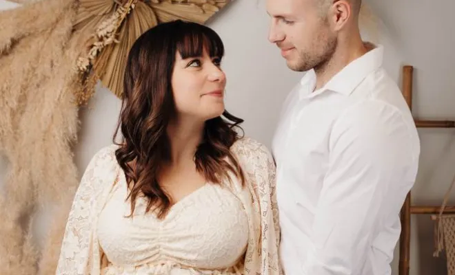 Photographe pour shooting grossesse glamour en studio à Besançon, Besançon, TAILS PHOTOGRAPHIE