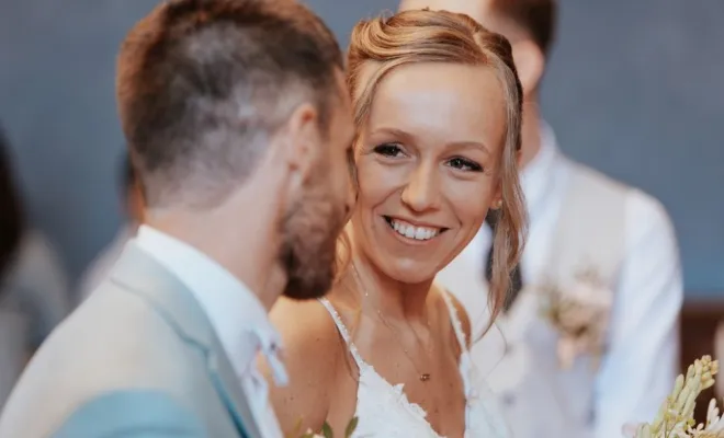 Photographe Professionnelle Spécialisée dans le Mariage – Reportage en Mairie – Franche-Comté, Besançon, TAILS PHOTOGRAPHIE