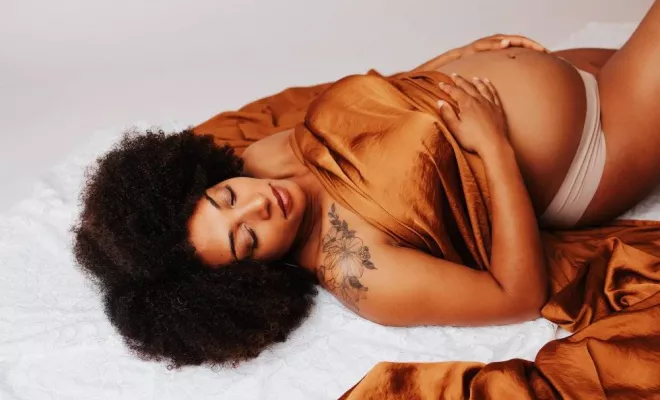 Photographe pour shooting photo grossesse en studio à Besançon, Besançon, TAILS PHOTOGRAPHIE