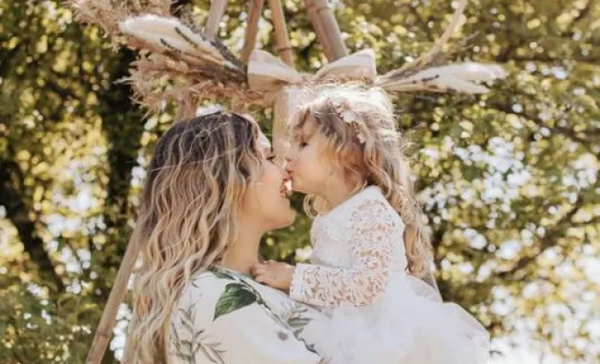 Photographe professionnelle bon cadeau séance photo pour la fête des mères à Besançon, Besançon, TAILS PHOTOGRAPHIE