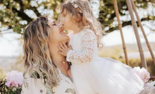 Photographe professionnelle bon cadeau séance photo pour la fête des mères à Besançon, Besançon, TAILS PHOTOGRAPHIE