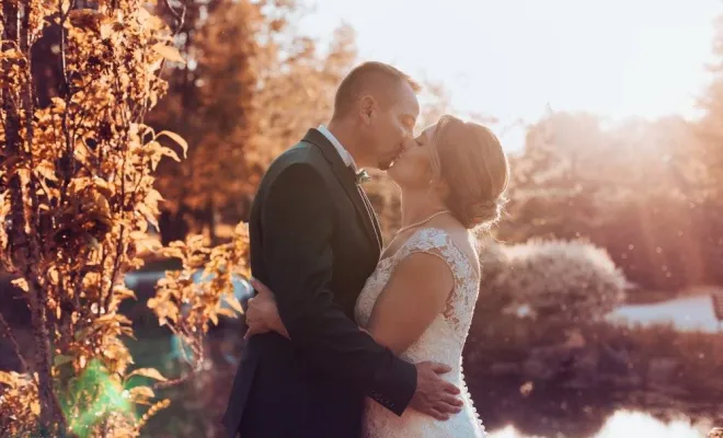 Photographe professionnelle de mariage au Moulin de la Mangue en Haute-Saône, Besançon, TAILS PHOTOGRAPHIE