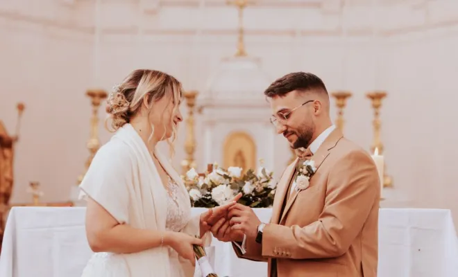 Photographe professionnelle de mariage au Château de Clairvans dans le Jura, Besançon, TAILS PHOTOGRAPHIE