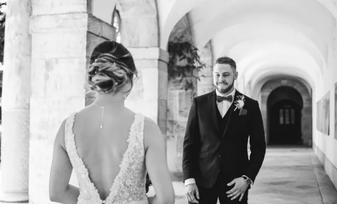 Photographe professionnelle de mariage en Franche-Comté découverte des mariés, Besançon, TAILS PHOTOGRAPHIE