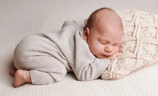 Photographe professionnelle séance photo bébé en famille à Besançon, Besançon, TAILS PHOTOGRAPHIE