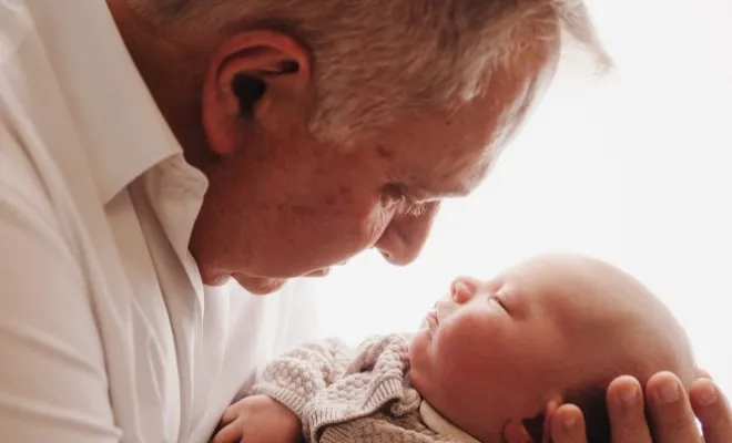 Photographe professionnelle séance photo bébé en famille à Besançon, Besançon, TAILS PHOTOGRAPHIE