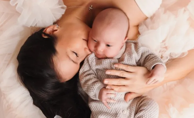 Photographe professionnelle séance photo bébé en famille à Besançon, Besançon, TAILS PHOTOGRAPHIE