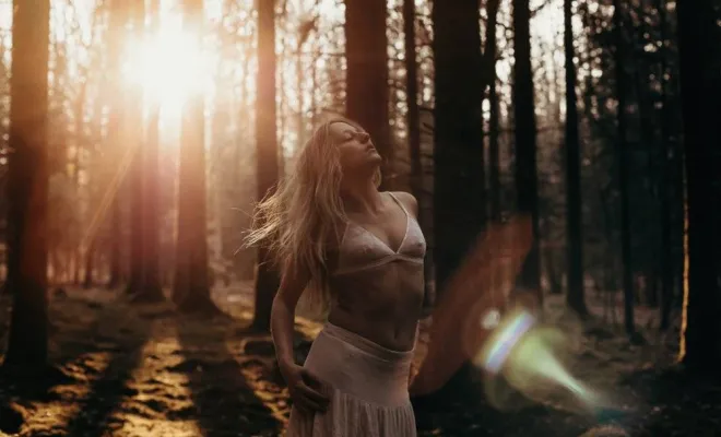 Photographe professionnelle séance photo femme bohème à Besançon, Besançon, TAILS PHOTOGRAPHIE