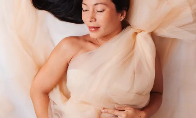 Photographe professionnelle séance photo femme enceinte en studio à Besançon, Besançon, TAILS PHOTOGRAPHIE