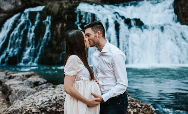 Photographe professionnelle séance photo grossesse en couple à Besançon, Besançon, TAILS PHOTOGRAPHIE