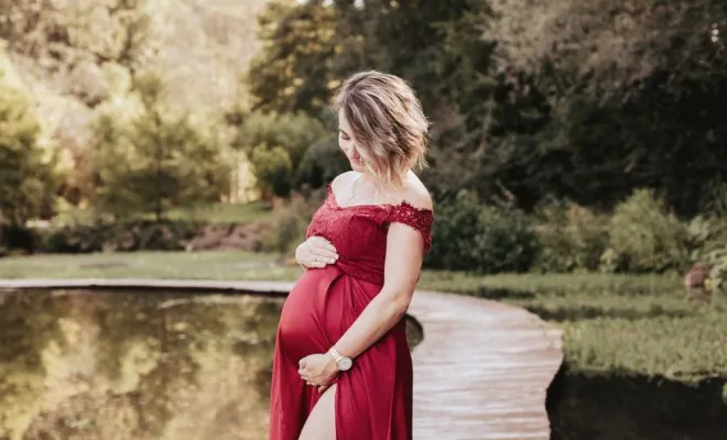 Photographe professionnelle séance photo grossesse en couple à Besançon, Besançon, TAILS PHOTOGRAPHIE