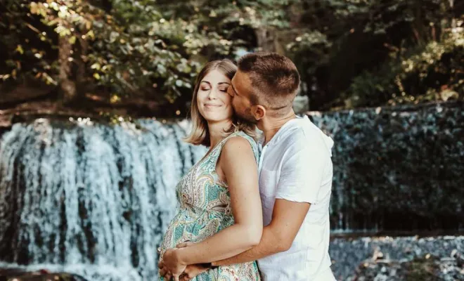 Photographe professionnelle séance photo grossesse en couple à Besançon, Besançon, TAILS PHOTOGRAPHIE