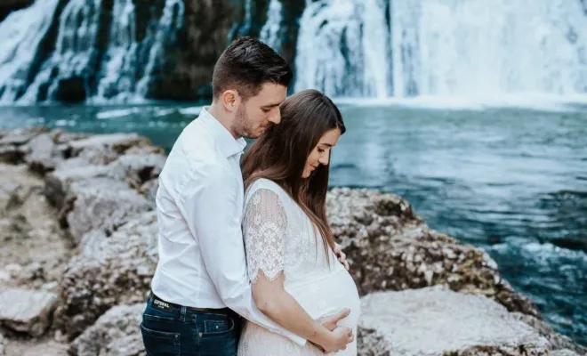 Photographe professionnelle séance photo grossesse en couple à Besançon, Besançon, TAILS PHOTOGRAPHIE