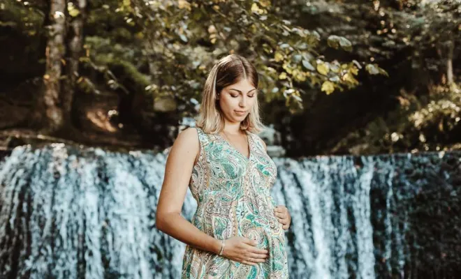 Photographe professionnelle séance photo grossesse en couple à Besançon, Besançon, TAILS PHOTOGRAPHIE