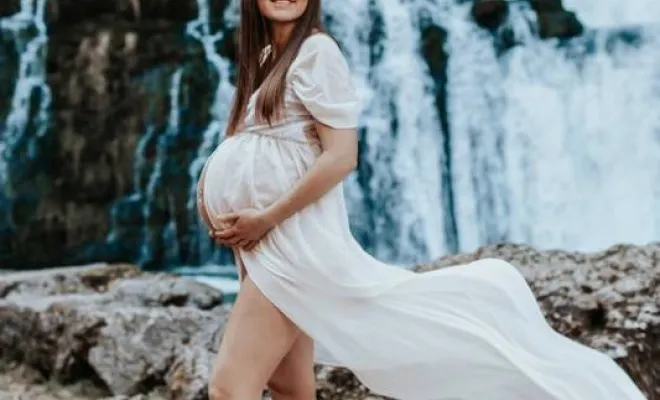 Photographe professionnelle séance photo grossesse en couple à Besançon, Besançon, TAILS PHOTOGRAPHIE