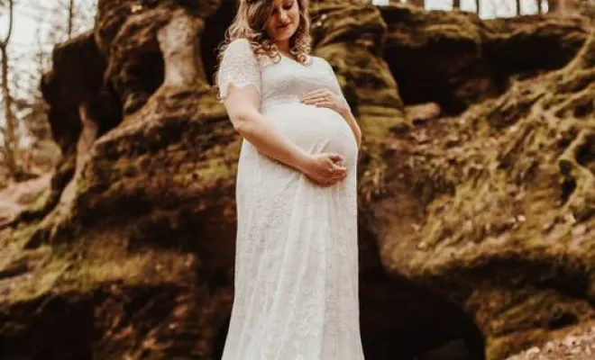 Photographe professionnelle séance photo grossesse en pleine nature en Haute Saône, Besançon, TAILS PHOTOGRAPHIE