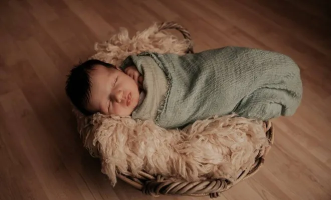 Photographe professionnelle séance photo naissance à Besançon, Besançon, TAILS PHOTOGRAPHIE