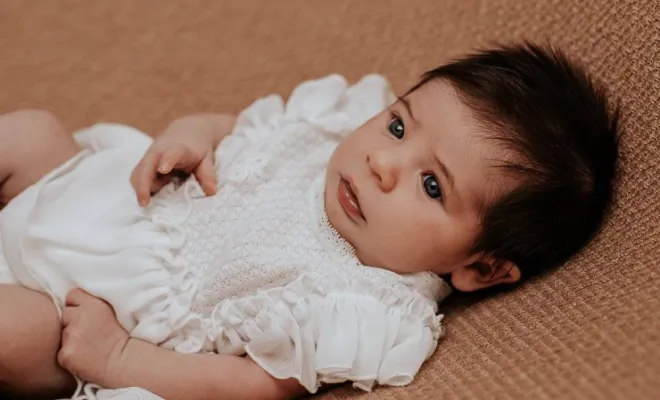 Photographe professionnelle séance photo naissance à Besançon, Besançon, TAILS PHOTOGRAPHIE