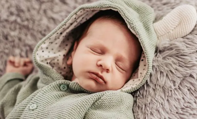 Photographe professionnelle séance photo naissance à domicile à Besançon, Besançon, TAILS PHOTOGRAPHIE