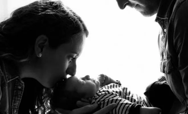 Photographe professionnelle séance photo naissance à domicile à Besançon, Besançon, TAILS PHOTOGRAPHIE