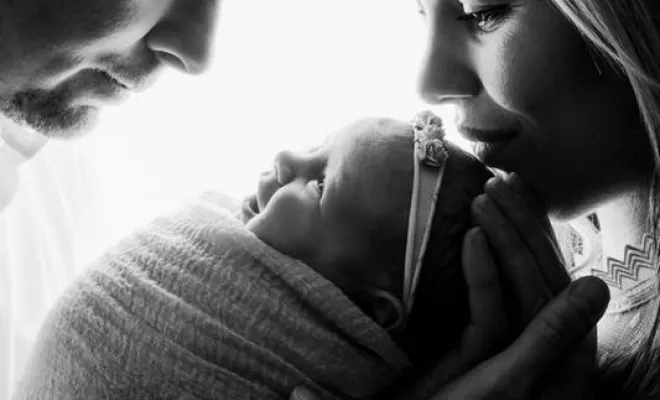 Photographe professionnelle séance photo naissance en famille à Besançon, Besançon, TAILS PHOTOGRAPHIE