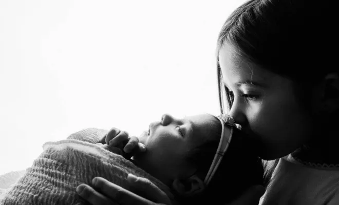 Photographe professionnelle séance photo naissance en famille à Besançon, Besançon, TAILS PHOTOGRAPHIE