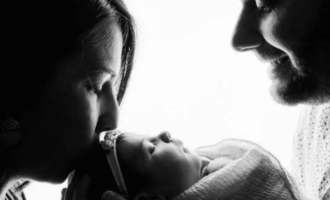 Photographe professionnelle séance photo naissance en famille à Besançon, Besançon, TAILS PHOTOGRAPHIE