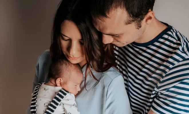 Photographe professionnelle séance photo naissance en famille à Besançon, Besançon, TAILS PHOTOGRAPHIE