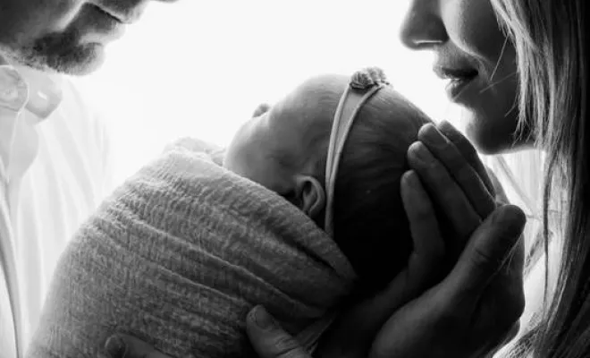 Photographe professionnelle séance photo naissance en famille à Besançon, Besançon, TAILS PHOTOGRAPHIE