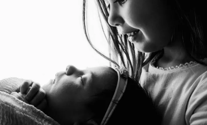 Photographe professionnelle séance photo naissance en famille à Besançon, Besançon, TAILS PHOTOGRAPHIE