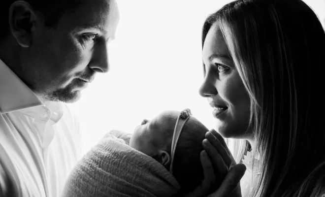 Photographe professionnelle séance photo naissance en famille à Besançon, Besançon, TAILS PHOTOGRAPHIE