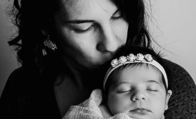 Photographe professionnelle séance photo naissance en famille à Besançon, Besançon, TAILS PHOTOGRAPHIE