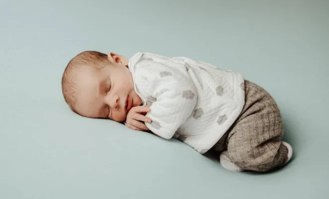 Photographe professionnelle séance photo naissance en studio à Besançon, Besançon, TAILS PHOTOGRAPHIE