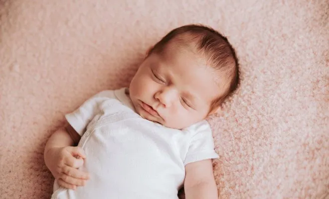 Photographe professionnelle séance photo naissance en studio à Besançon, Besançon, TAILS PHOTOGRAPHIE