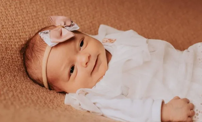 Photographe professionnelle séance photo naissance en studio à Besançon, Besançon, TAILS PHOTOGRAPHIE