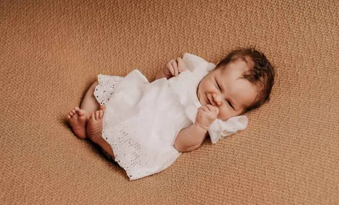 Photographe professionnelle séance photo naissance fille à Besançon, Besançon, TAILS PHOTOGRAPHIE