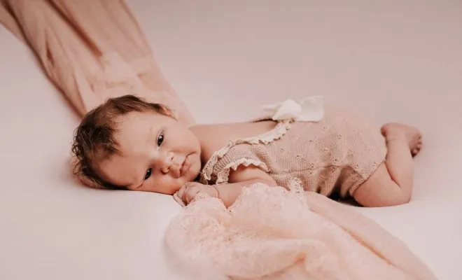 Photographe professionnelle séance photo naissance fille à Besançon, Besançon, TAILS PHOTOGRAPHIE