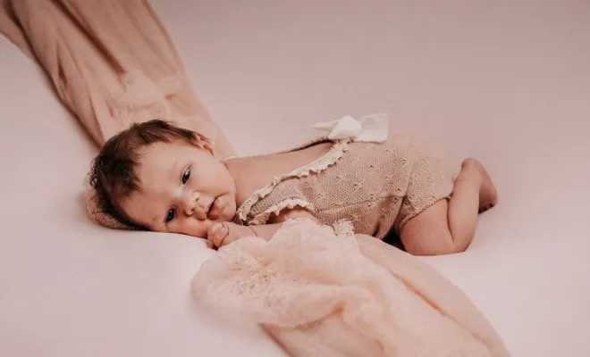 Photographe professionnelle séance photo naissance fille à Besançon, Besançon, TAILS PHOTOGRAPHIE