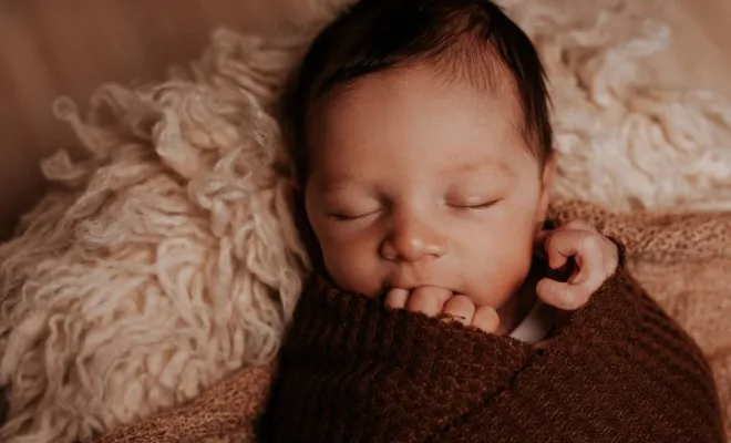 Photographe professionnelle séance photo naissance garçon à Besançon, Besançon, TAILS PHOTOGRAPHIE