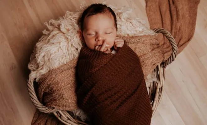 Photographe professionnelle séance photo naissance garçon à Besançon, Besançon, TAILS PHOTOGRAPHIE