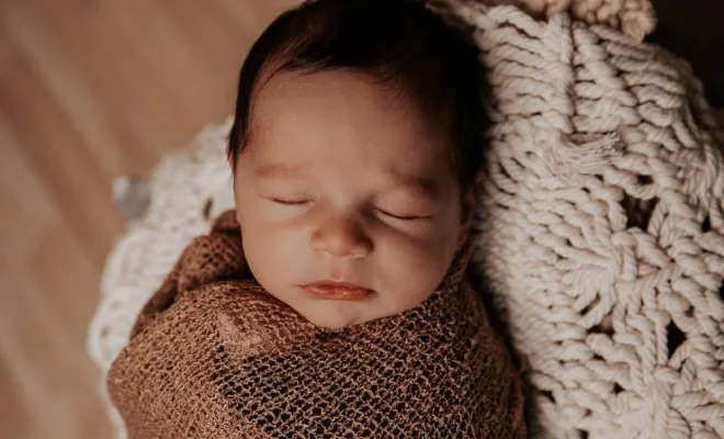 Photographe professionnelle séance photo naissance garçon à Besançon, Besançon, TAILS PHOTOGRAPHIE