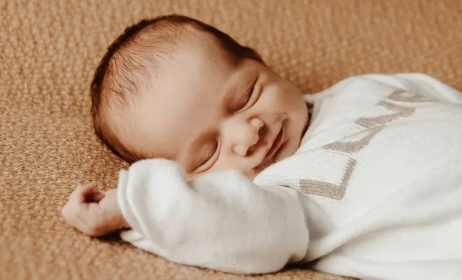 Photographe professionnelle séance photo nouveau né à Besançon, Besançon, TAILS PHOTOGRAPHIE