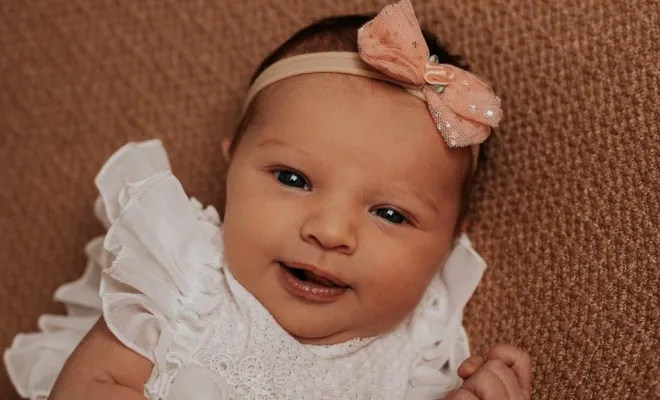 Photographe professionnelle séance photo nouveau né à Besançon, Besançon, TAILS PHOTOGRAPHIE