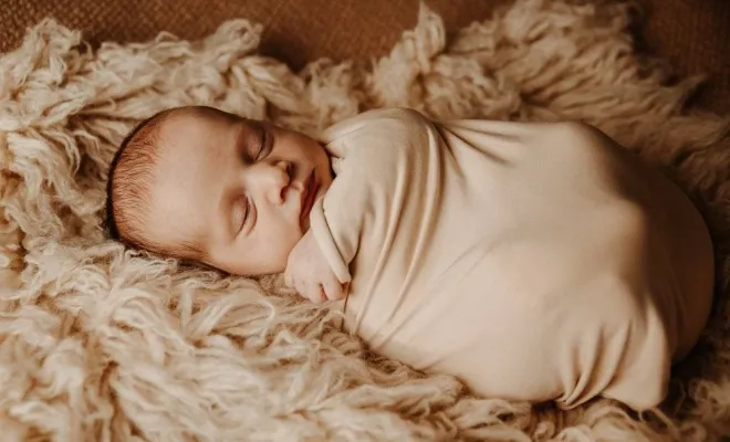 Photographe professionnelle séance photo nouveau né à Besançon, Besançon, TAILS PHOTOGRAPHIE