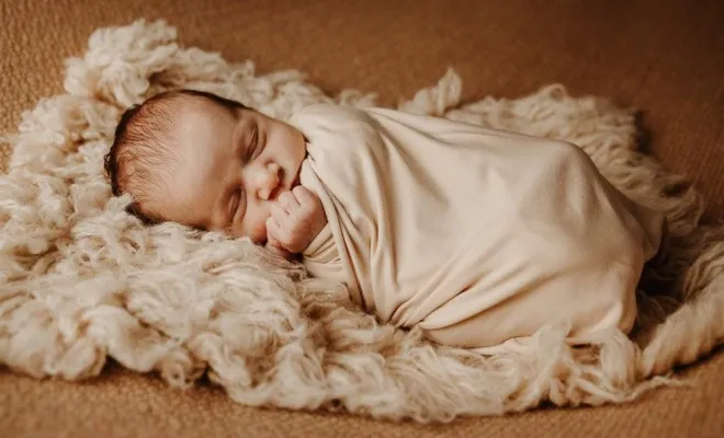 Photographe professionnelle séance photo nouveau né à Besançon, Besançon, TAILS PHOTOGRAPHIE