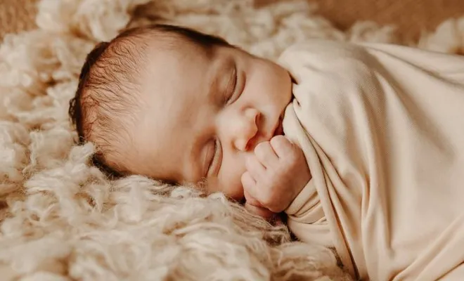 Photographe professionnelle séance photo nouveau né à Besançon, Besançon, TAILS PHOTOGRAPHIE