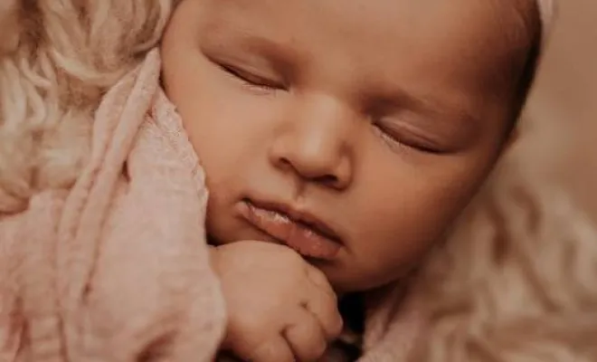 Photographe professionnelle séance photo nouveau né à Besançon, Besançon, TAILS PHOTOGRAPHIE