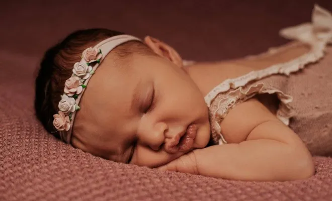 Photographe professionnelle séance photo nouveau né à Besançon, Besançon, TAILS PHOTOGRAPHIE