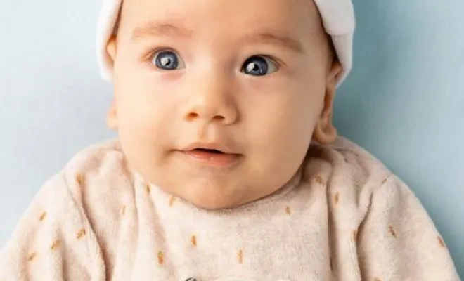 Photographe professionnelle shooting bébé en famille à Besançon, Besançon, TAILS PHOTOGRAPHIE